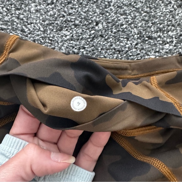 Lululemon Time To Sweat Crop 23"
Size 4
Heritage 365 Camo Burnt Caramel - Picture 12 of 12